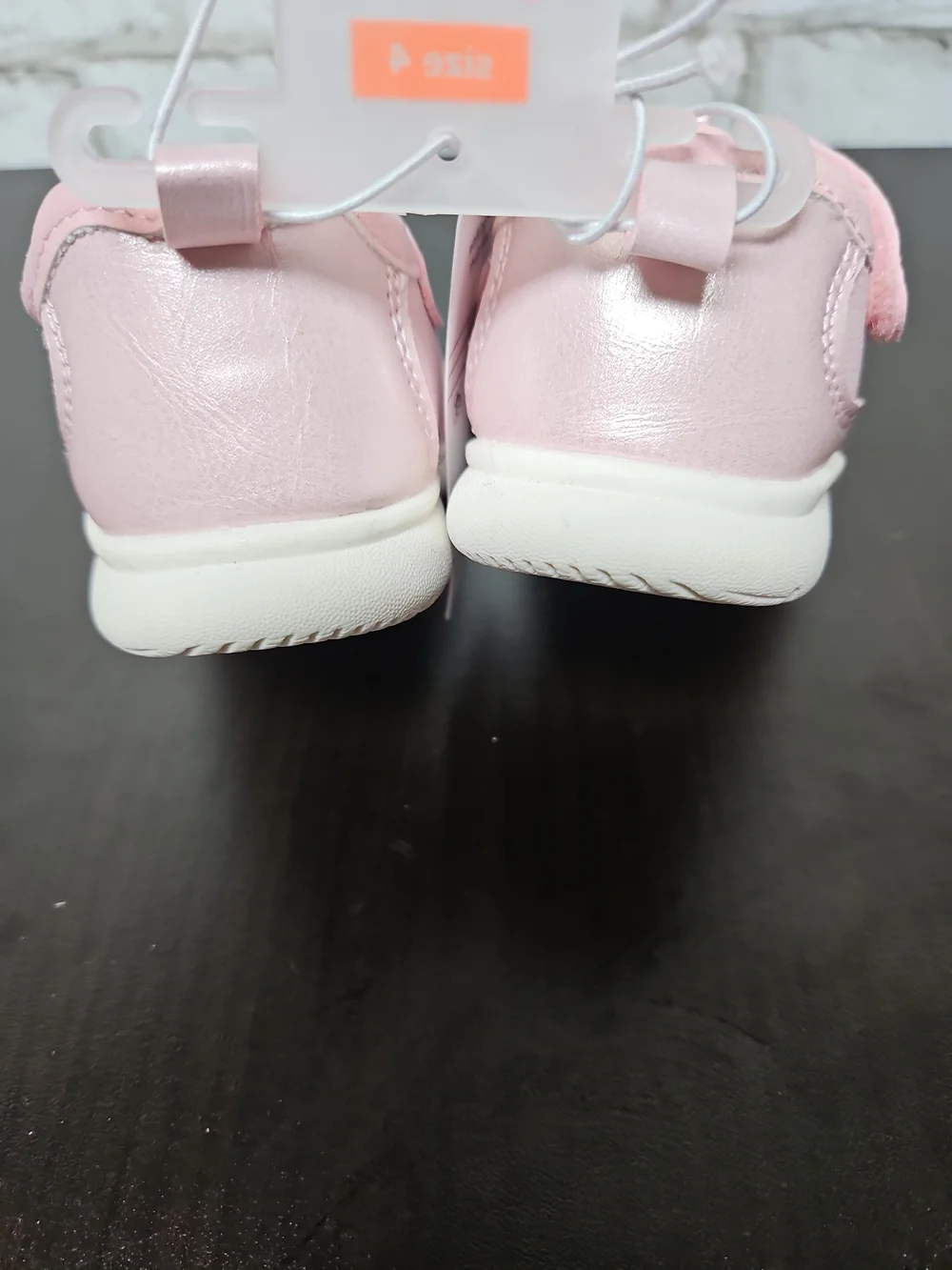 Carter's Baby Sneakers Pink With Multi Color Hearts Size 4 NWT Elastic Laces